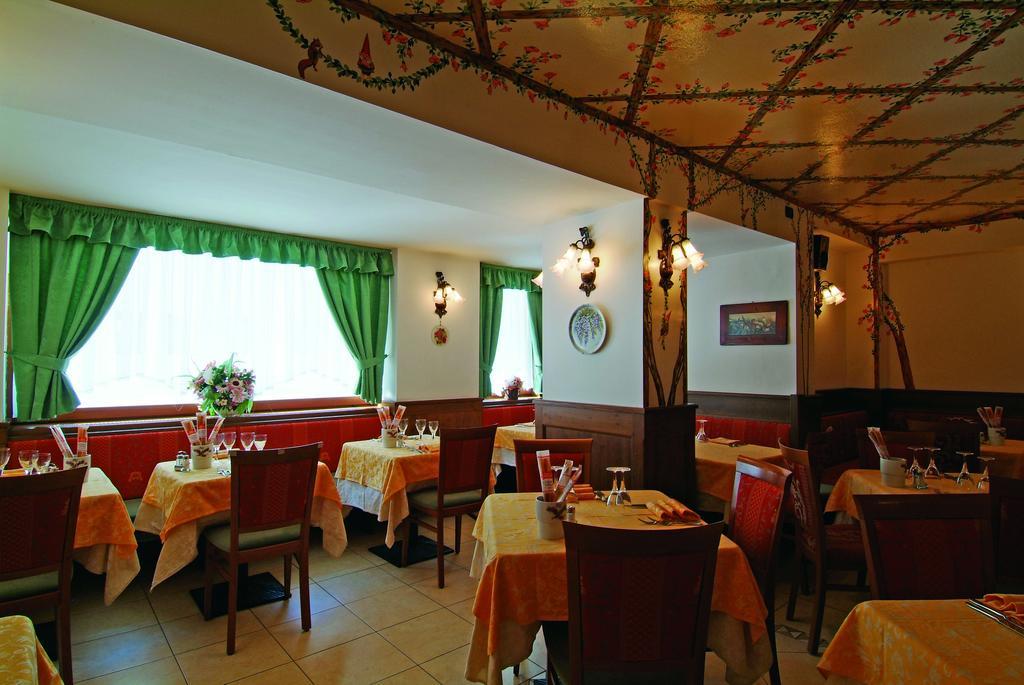 Hotel Erika Madonna di Campiglio Exterior photo