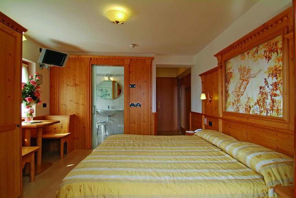 Hotel Erika Madonna di Campiglio Exterior photo