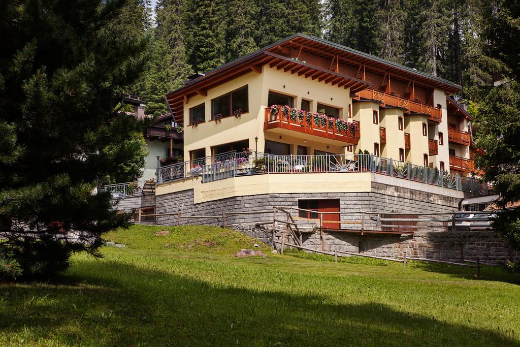 Hotel Erika Madonna di Campiglio Exterior photo