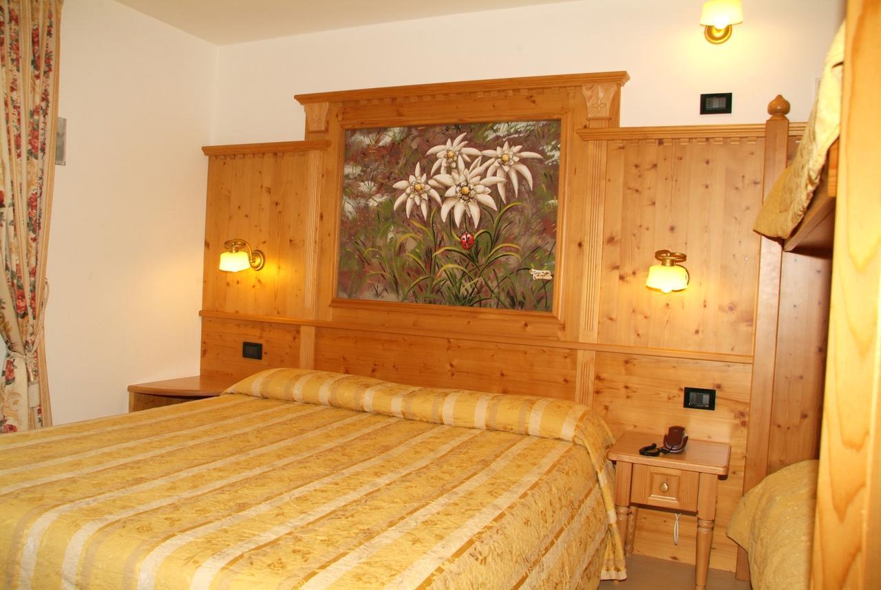 Hotel Erika Madonna di Campiglio Exterior photo